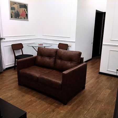 Boutique Living Hotel 耶烈万 外观 照片