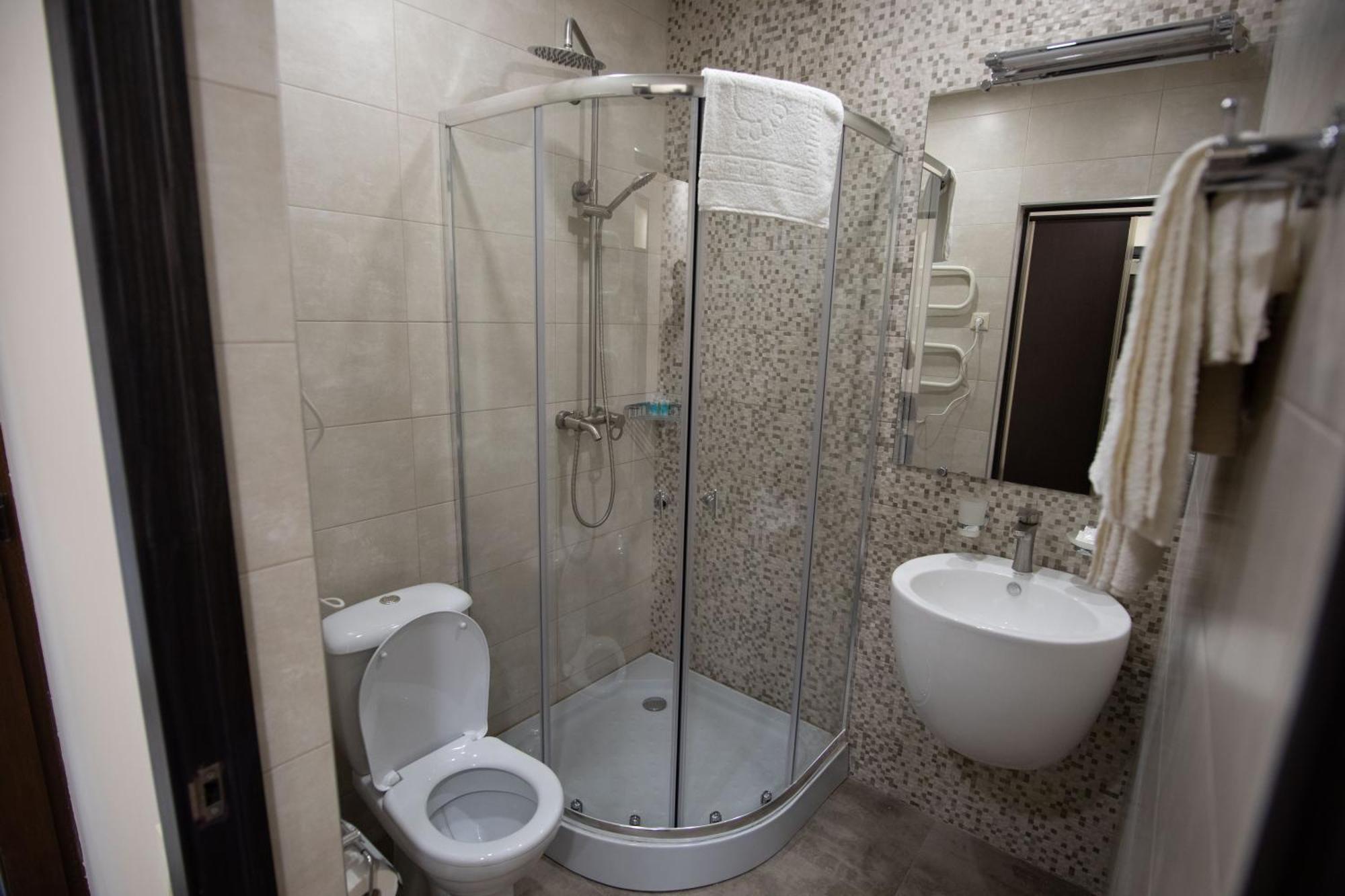 Boutique Living Hotel 耶烈万 外观 照片