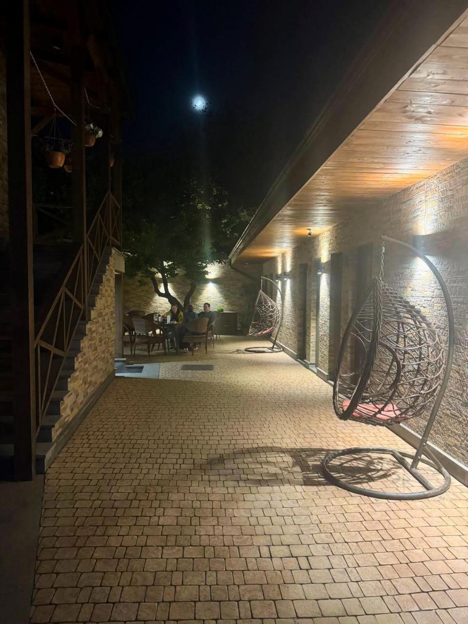 Boutique Living Hotel 耶烈万 外观 照片